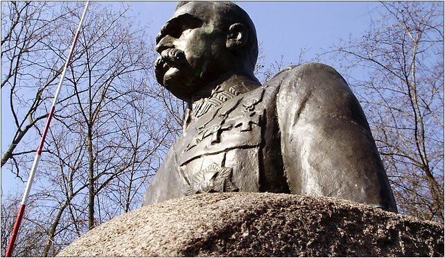 PL Turek Pilsudski Monument 11, Łąkowa72, Turek 62-700 - Zdjęcia