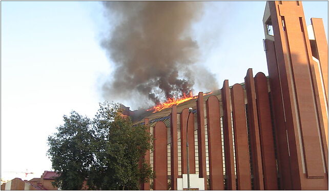 Pożar kościoła Świętego Tomasza, Gandhi Indiry 9, Warszawa 02-776 - Zdjęcia