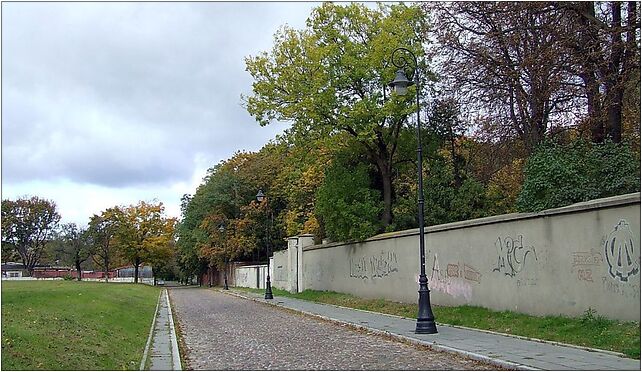 POL Warsaw Młynarska street muslim cemetery wall, Młynarska od 01-170 do 01-205 - Zdjęcia