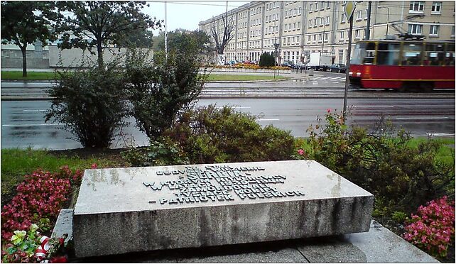 POL Warsaw Serbia monument, Dzielna, Warszawa od 00-804 do 00-899, od 01-001 do 01-038 - Zdjęcia