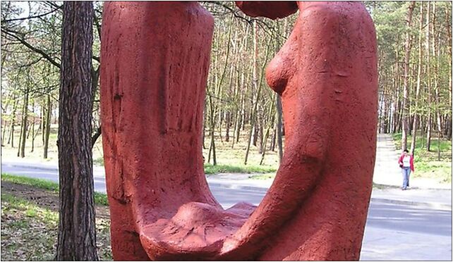 Poland Mielec Sculpture 'Rodzina' Back, Mielec 39-300 - Zdjęcia