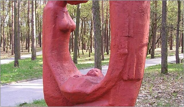 Poland Mielec Sculpture 'Rodzina' Front, Mielec 39-300 - Zdjęcia