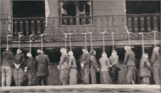 Poles, inmates of Pawiak prison, hanged by Germans in Leszno Street , Warsaw February 11th 1944 00-162 - Zdjęcia