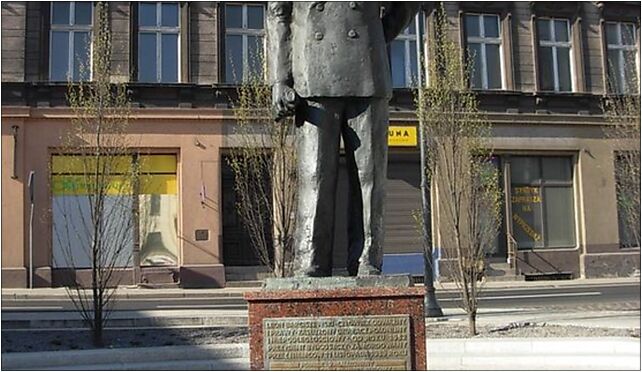 Pomnik Leona Barciszewskiego na Wełnianym Rynku, Nowodworska 46 85-120 - Zdjęcia
