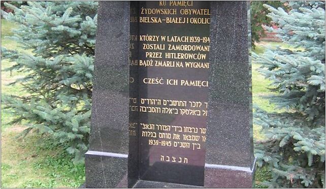 Pomnik ku czci ofiar Holocaustu, Bielsko-Biała, Cieszyńska 92 43-300 - Zdjęcia