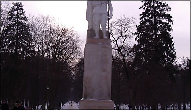 Pomnik ku czci poległym w wojnie Polsko - sowieckiej w 1920 r 15-320 - Zdjęcia