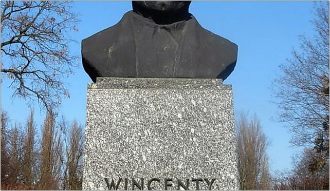 Popiersie Wincentego Witosa w Bydgoszczy część, Nowodworska 46 85-120 - Zdjęcia