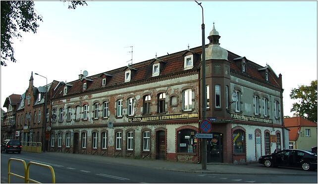 Pruszcz Gdański, rohový dům, Chopina Fryderyka 2 83-000 - Zdjęcia