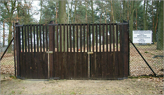 Rosanow cemetery entrance, Smutna, Rosanów 95-100 - Zdjęcia