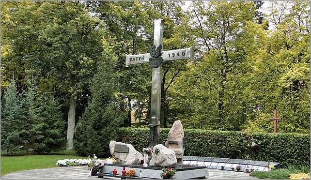 Szczecin Cmentarz Centralny Krzyz Katynski, Mieszka I, Szczecin od 71-046 do 71-080 - Zdjęcia