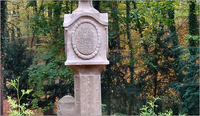 Szczecin Cmentarz Centralny nagrobek rodziny Schulze, Mieszka I od 71-046 do 71-080 - Zdjęcia