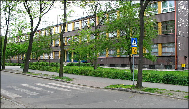 Szkoła Podstawowa nr 43 im. Leona Kruczkowskiego w Zabrzu (Nemo5576) 41-800 - Zdjęcia