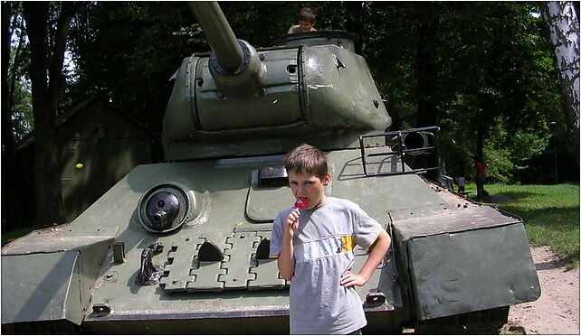 T-34-85M2 tank in Zamość 3, Peowiaków 44, Zamość 22-400 - Zdjęcia