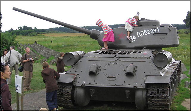 T-34-85 tank at the Międzyrzecz Fortification Region, Pniewo 66-305 - Zdjęcia
