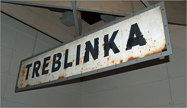 Treblinka Concentration Camp sign by David Shankbone, Podgaj 08-330 - Zdjęcia