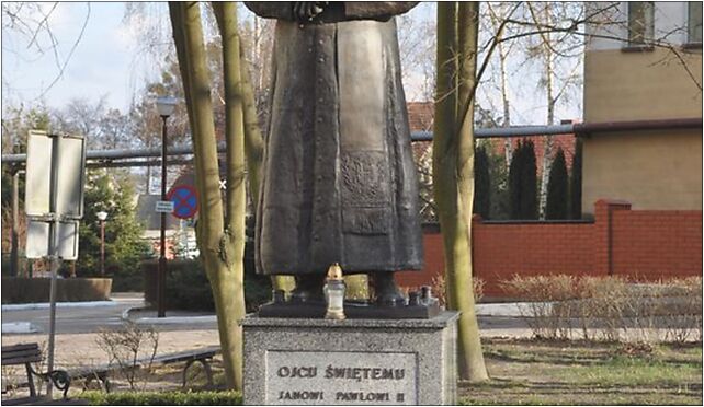 Trzcianka John Paul II monument 2011-03, Trzcianka 64-980 - Zdjęcia