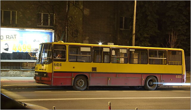 Varšava, Śródmieście, ulice Konwiktorska, bus Ikarus 260 00-217 - Zdjęcia