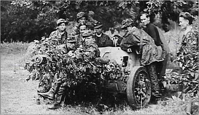 Warsaw Uprising Canon in Krasiński Garden, Bohaterów Getta 4 00-242 - Zdjęcia
