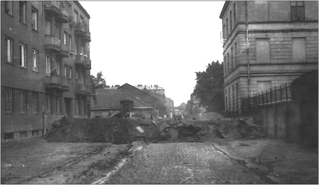 Warsaw Uprising - Barricade on Corner of Karolkowa and Żytnia Streets 01-193 - Zdjęcia