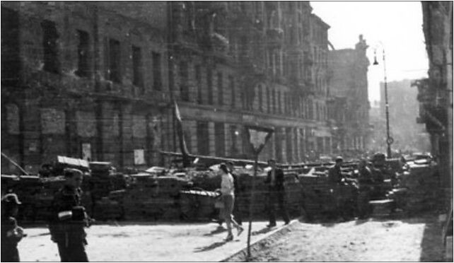Warsaw Uprising by Lokajski - Barricade at at Bracka St - 3297 00-028 - Zdjęcia