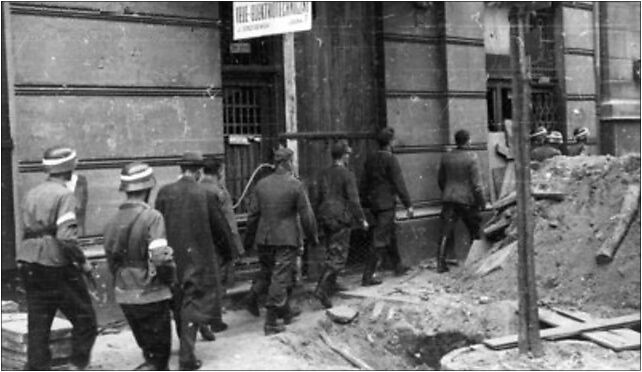 Warsaw Uprising by Lokajski - POWs - 3011, Jasna 8, Warszawa 00-013 - Zdjęcia