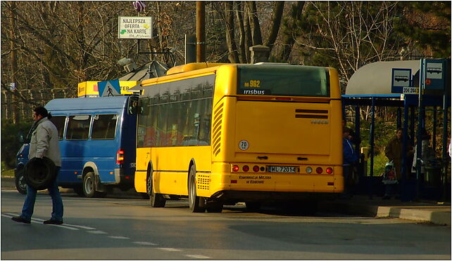 Wieliczka, autobus v zastávce, Piłsudskiego Józefa, marsz. 67 32-020 - Zdjęcia