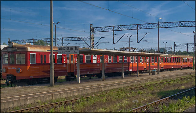 Wodzisław śląski parkujący pociąg, Dworcowa 2a od 44-300 do 44-313 - Zdjęcia