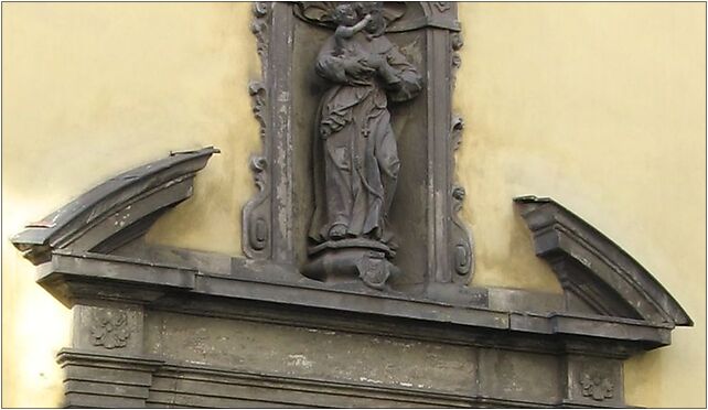 Wroclaw ulSwAntoniego figura nad portalem, św. Antoniego 32 50-072 - Zdjęcia