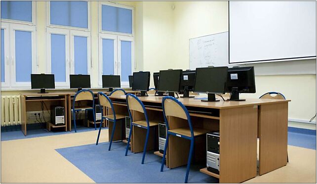Wyższa Szkoła Filologiczna computer room, Uniwersytecki, pl. 1 50-165 - Zdjęcia